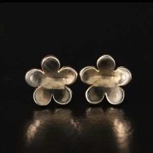 10kt Yellow Gold Flower Stud Earrings